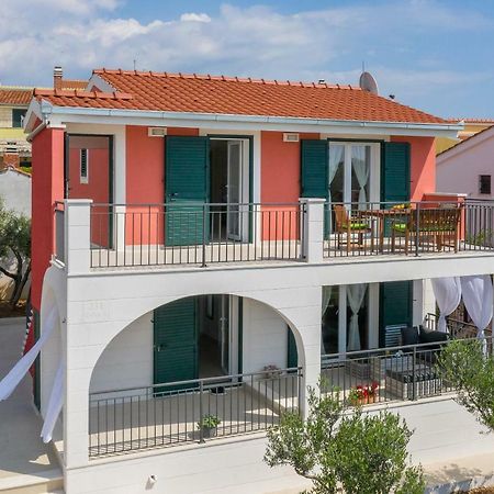Villa Basic Севид Экстерьер фото