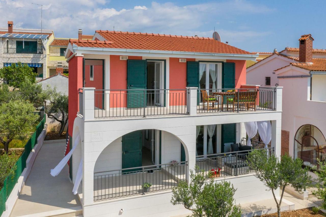 Villa Basic Севид Экстерьер фото