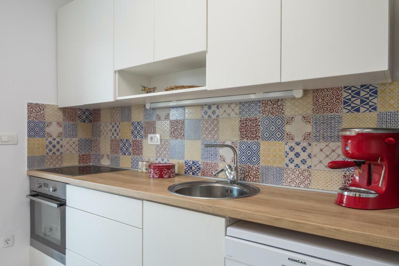 Villa Basic Севид Экстерьер фото