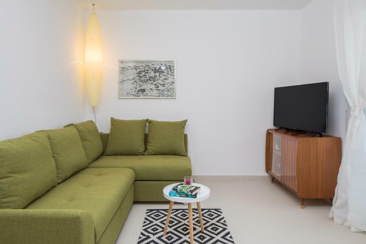 Villa Basic Севид Экстерьер фото