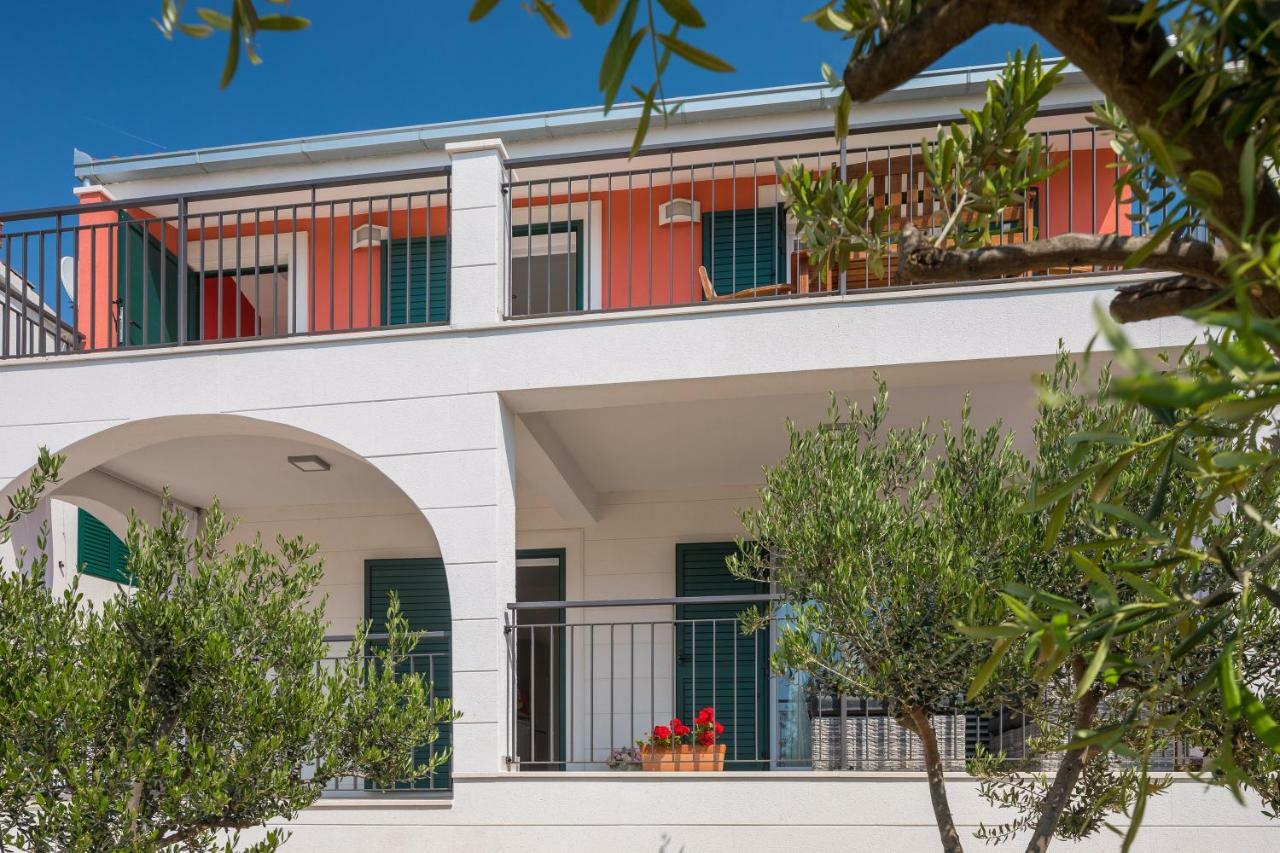 Villa Basic Севид Экстерьер фото