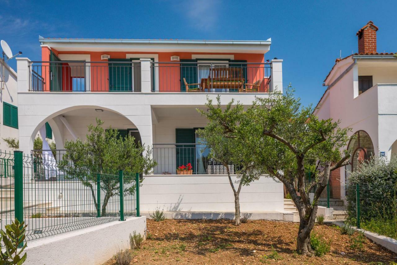 Villa Basic Севид Экстерьер фото