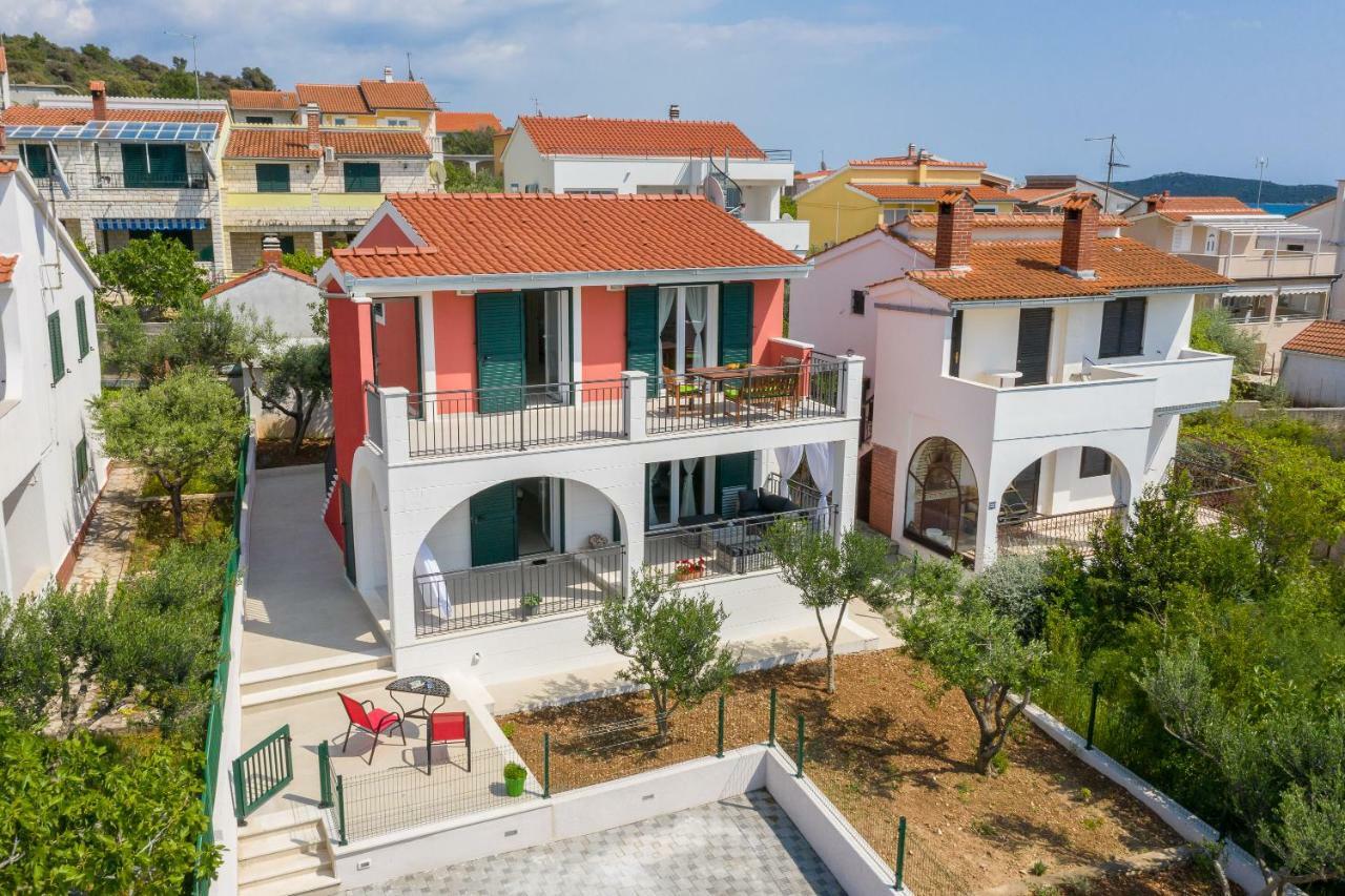 Villa Basic Севид Экстерьер фото