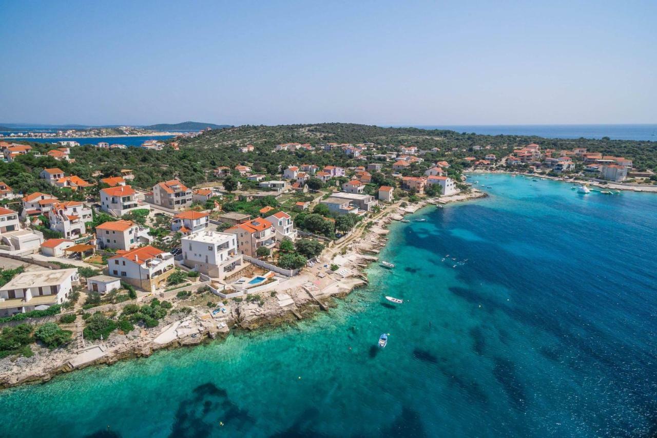 Villa Basic Севид Экстерьер фото